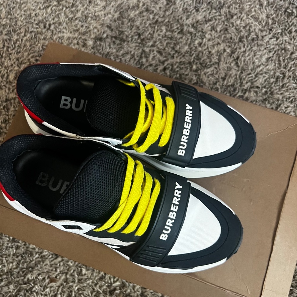 Burberry Ramsey Sneaker - Picture 10 of 12